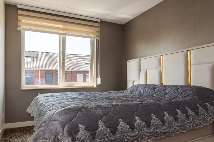 Photo 42 of Meester N J van Riemsdijkstraat 16