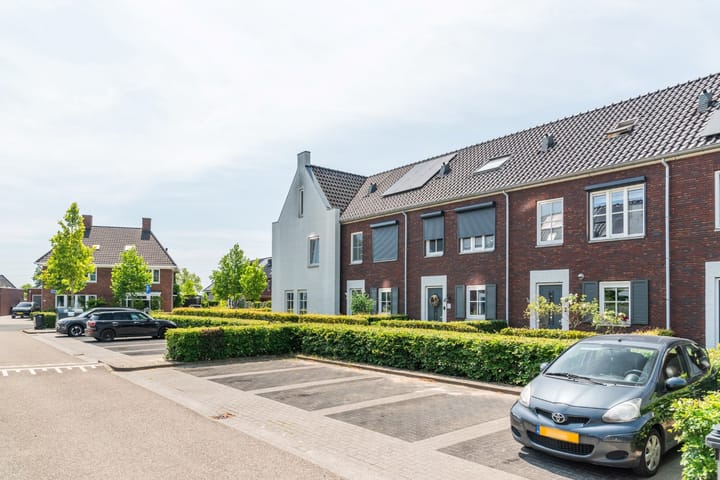 Photo 34 of Meester N J van Riemsdijkstraat 16