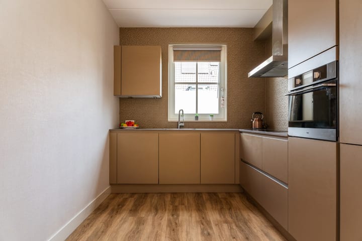 Photo 40 of Meester N J van Riemsdijkstraat 16