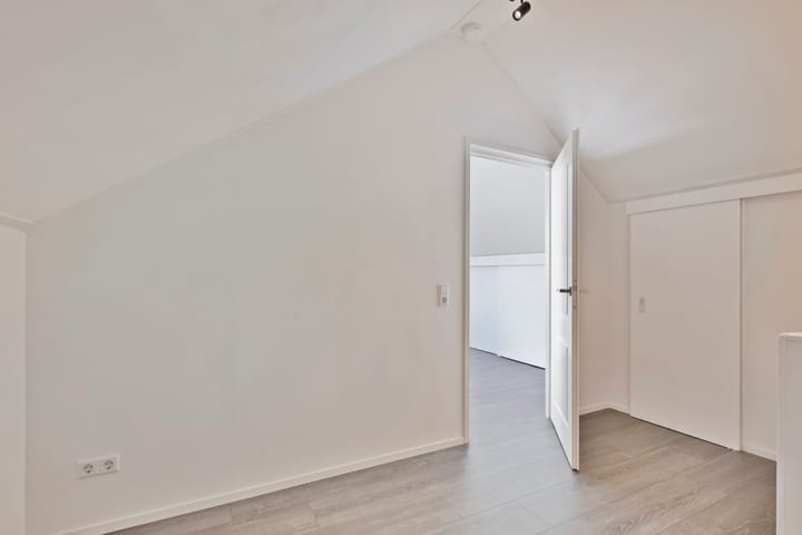 Foto 36 van Roofvogelstraat 85