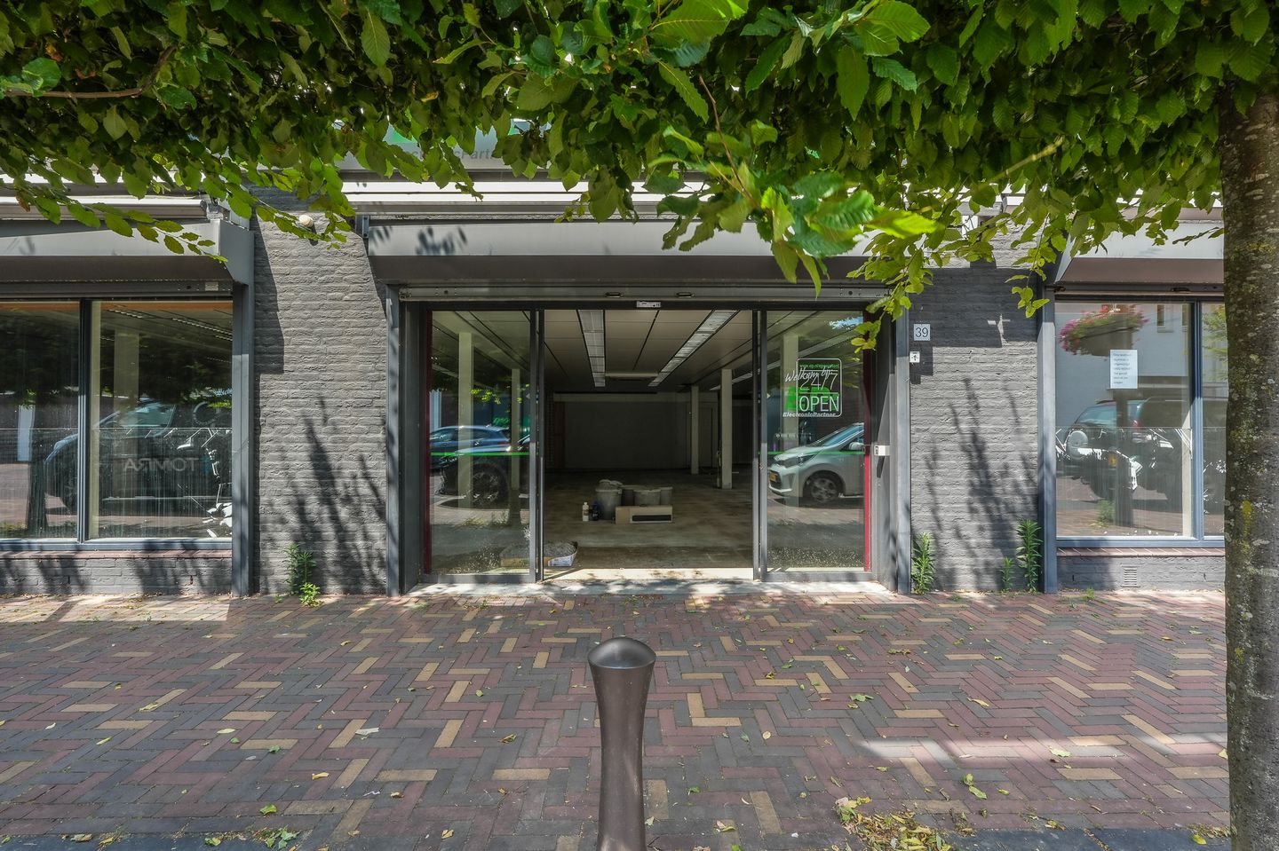 View photo 2 of Willem-Alexanderstraat 39