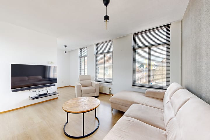 Photo 2 of Landpoortstraat 18