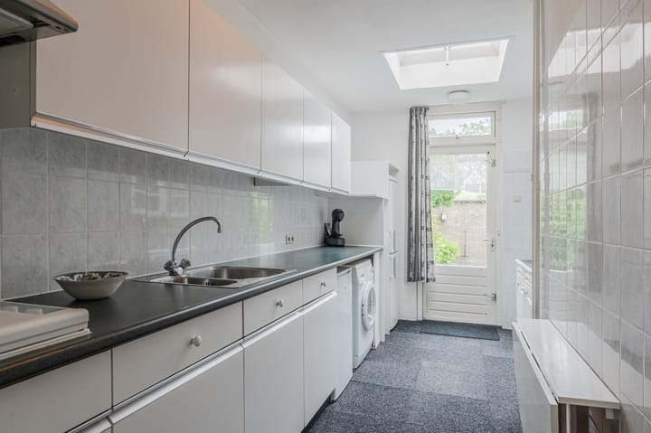 Photo 9 of Professor Van der Waalslaan 12