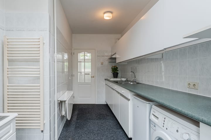 Photo 11 of Professor Van der Waalslaan 12