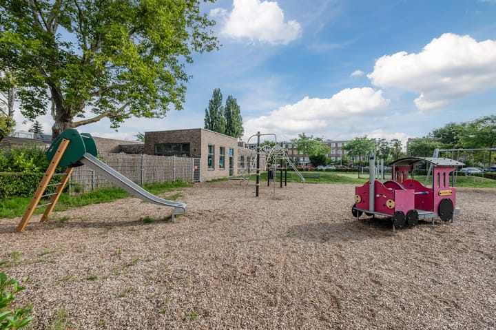 Photo 32 of Professor Van der Waalslaan 12