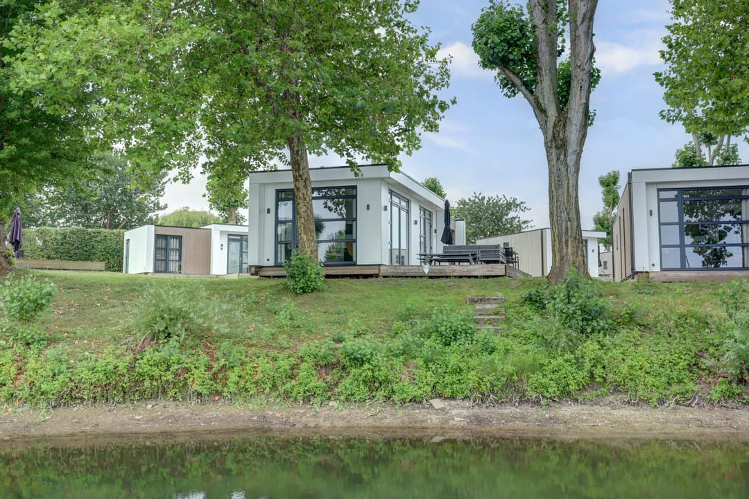 Photo 1 of Rijnbandijk 36-62