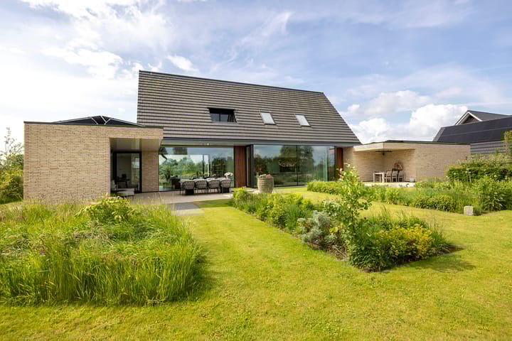 Photo 3 of Veelhorsterweg 6