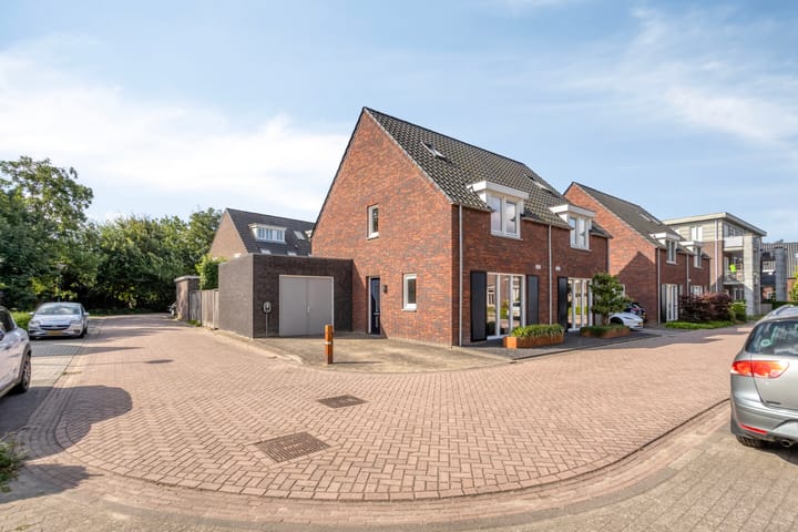 Foto 2 van Voorthof 11