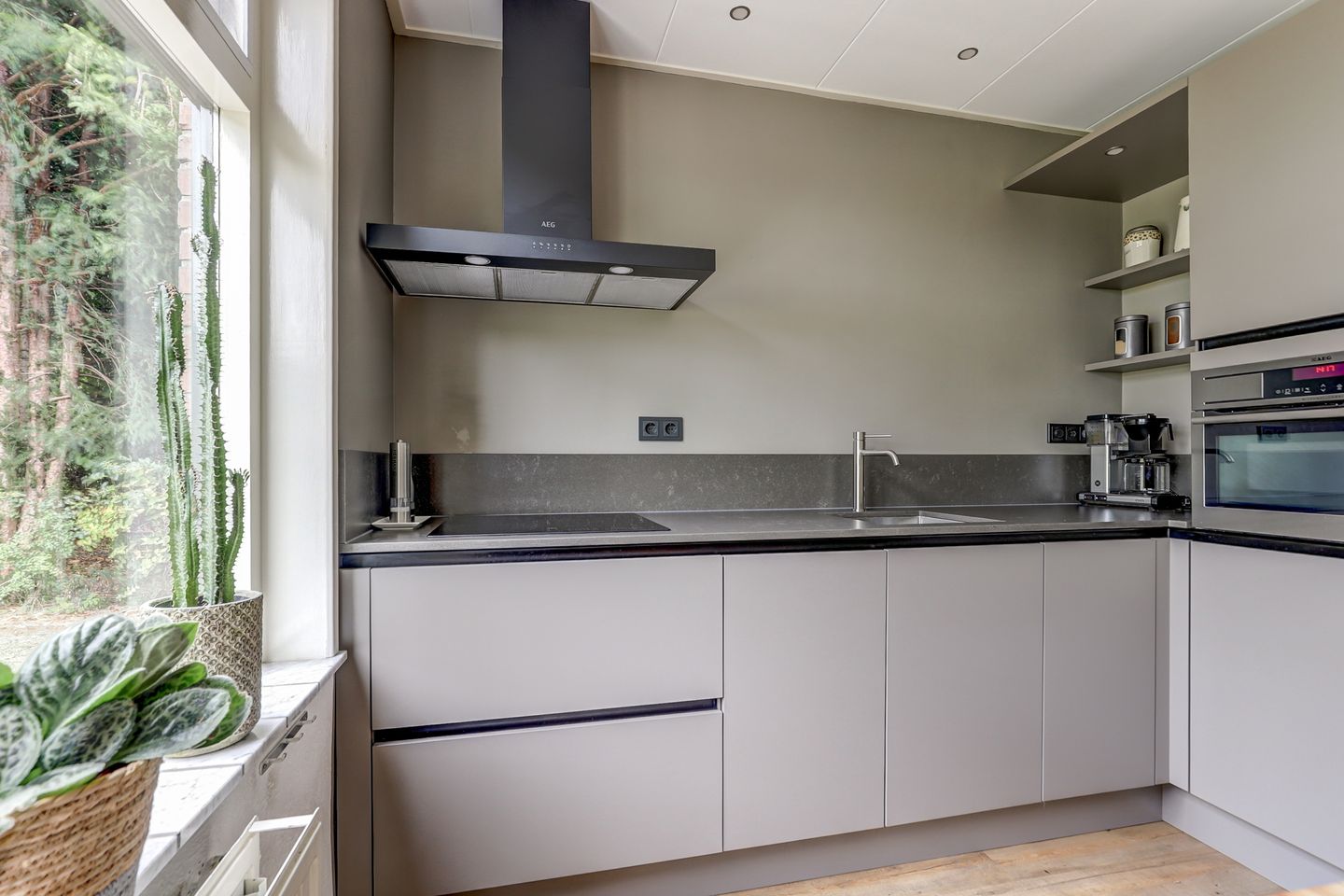 Photo 10 of Provincialeweg 5