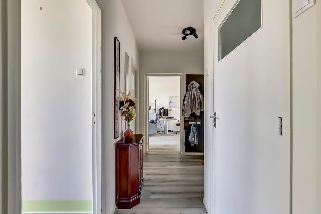 Photo 8 of Domela Nieuwenhuisweg 172