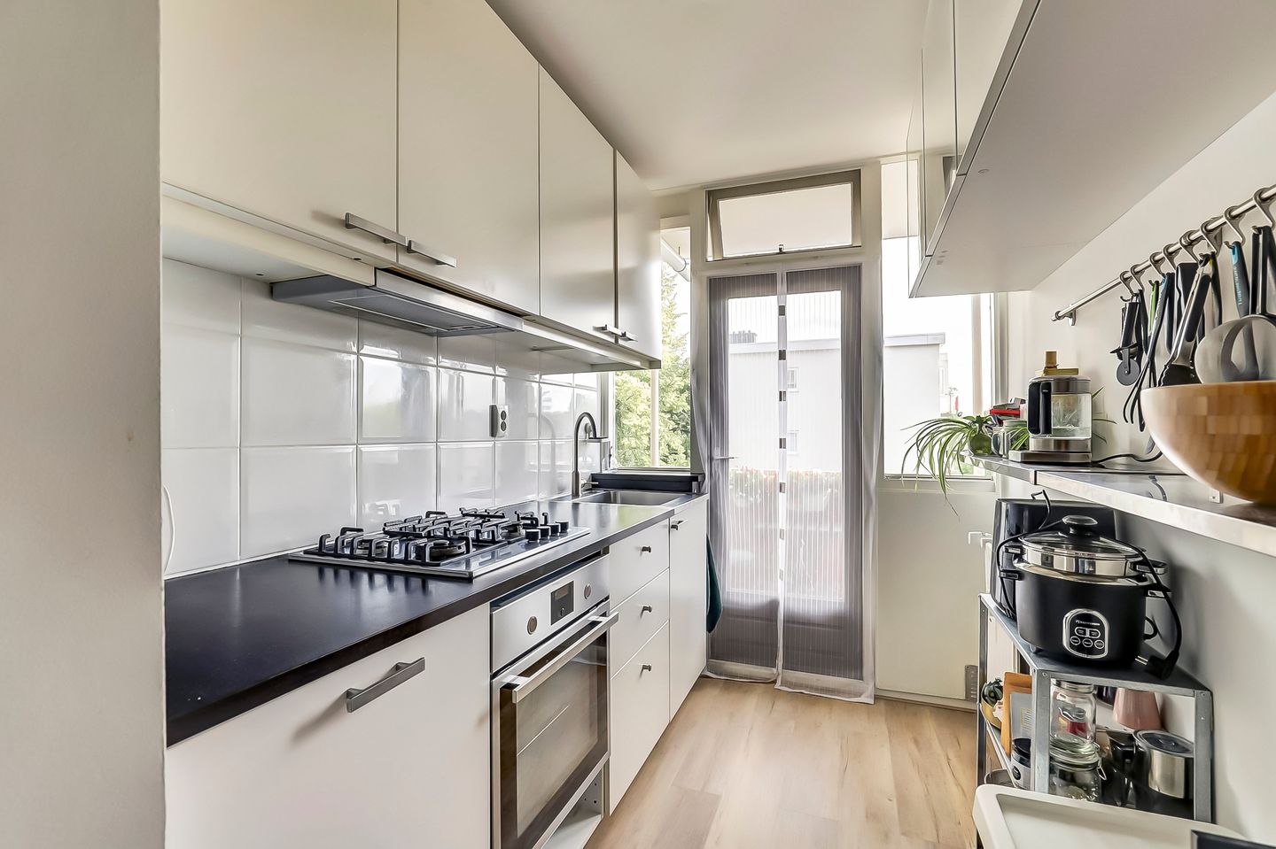 Photo 14 of Domela Nieuwenhuisweg 172