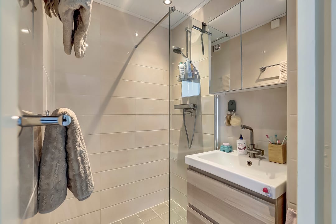 Photo 22 of Domela Nieuwenhuisweg 172