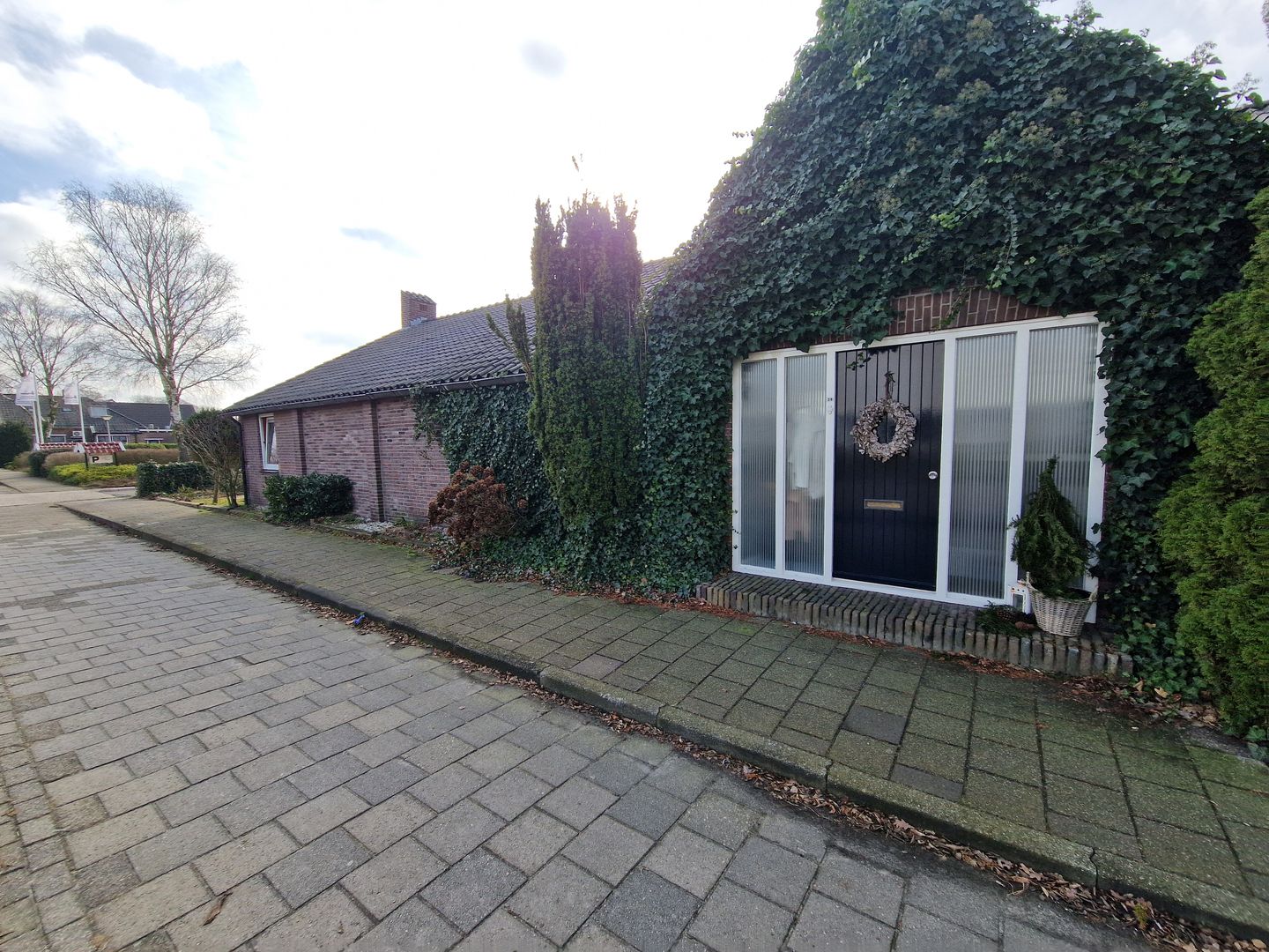 View photo 3 of Van Goghstraat 28