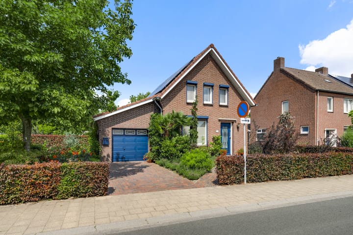 Photo 1 of Burgemeester Mertensstraat 10