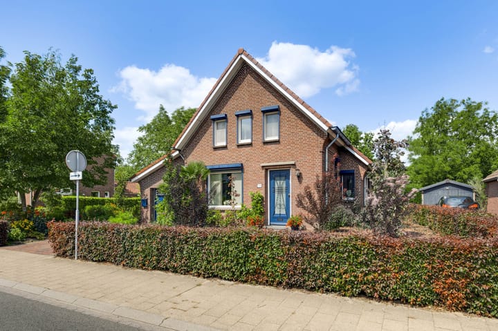 Photo 3 of Burgemeester Mertensstraat 10