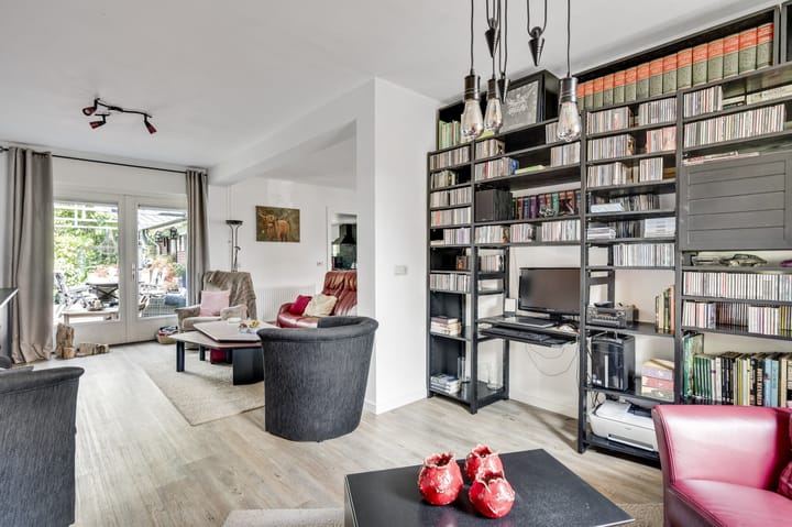 Photo 12 of Burgemeester Mertensstraat 10