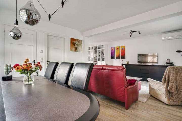 Photo 14 of Burgemeester Mertensstraat 10