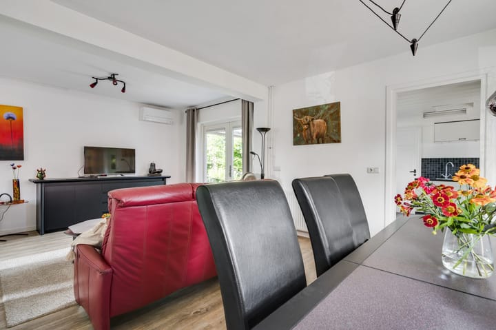 Photo 15 of Burgemeester Mertensstraat 10