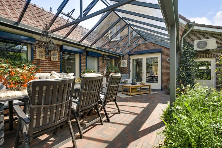 Photo 22 of Burgemeester Mertensstraat 10