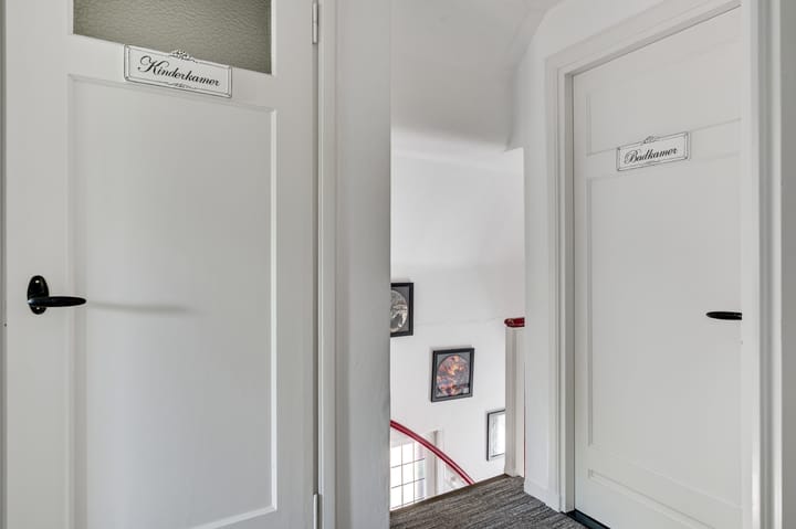 Photo 31 of Burgemeester Mertensstraat 10