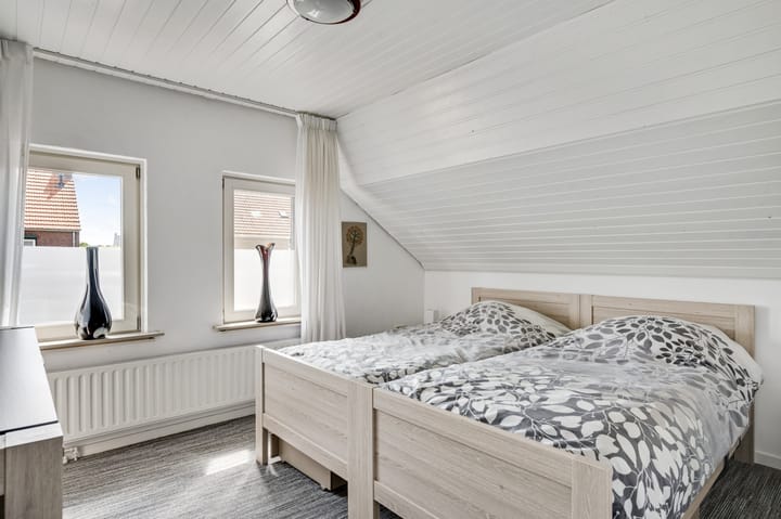 Photo 35 of Burgemeester Mertensstraat 10