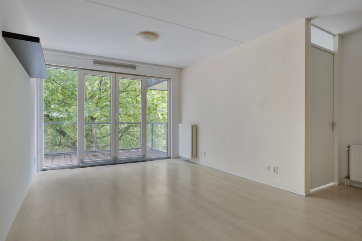 Photo 2 of Kamperfoeliestraat 12-B