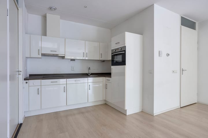 Photo 3 of Kamperfoeliestraat 12-B