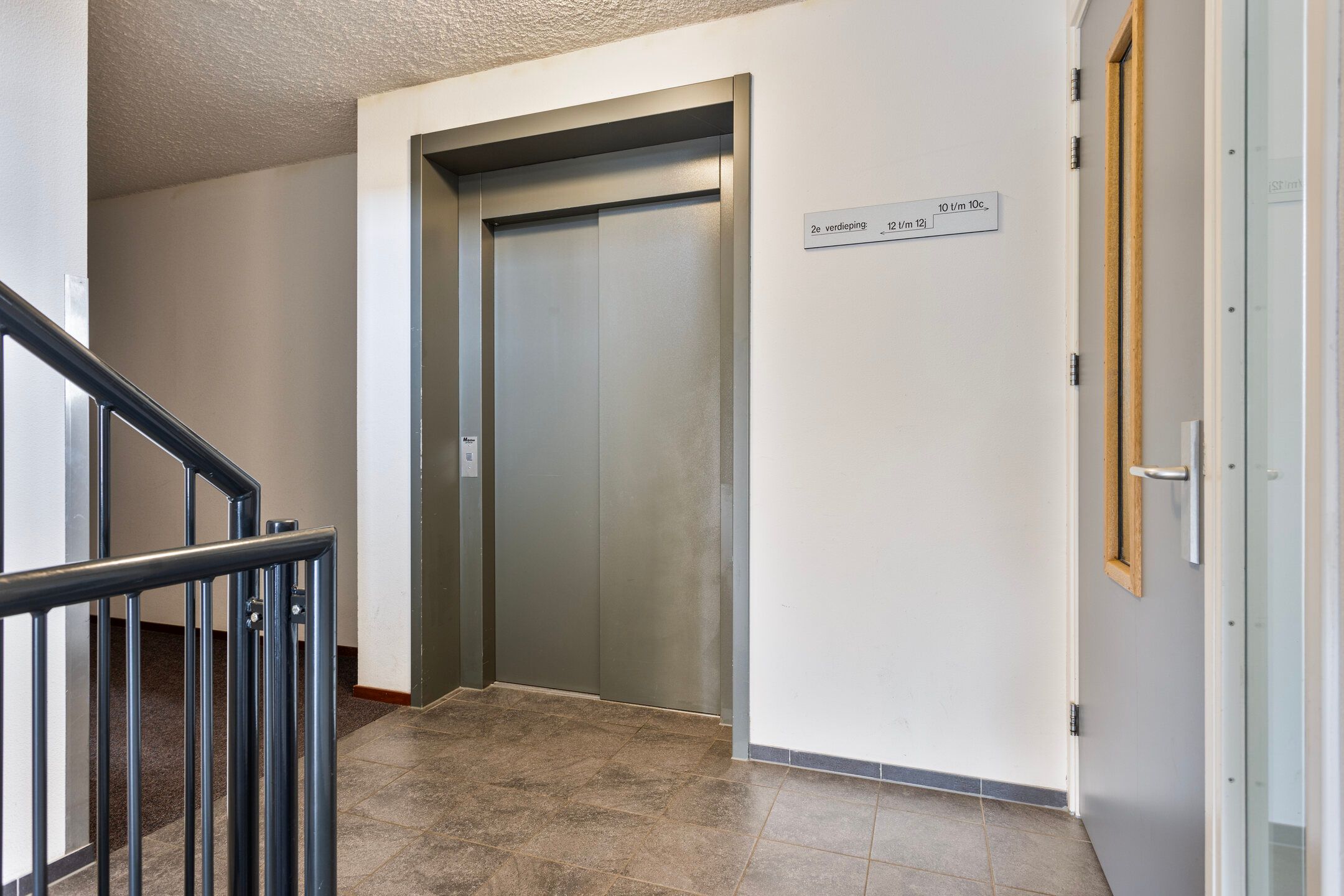 Photo 9 of Kamperfoeliestraat 12-B