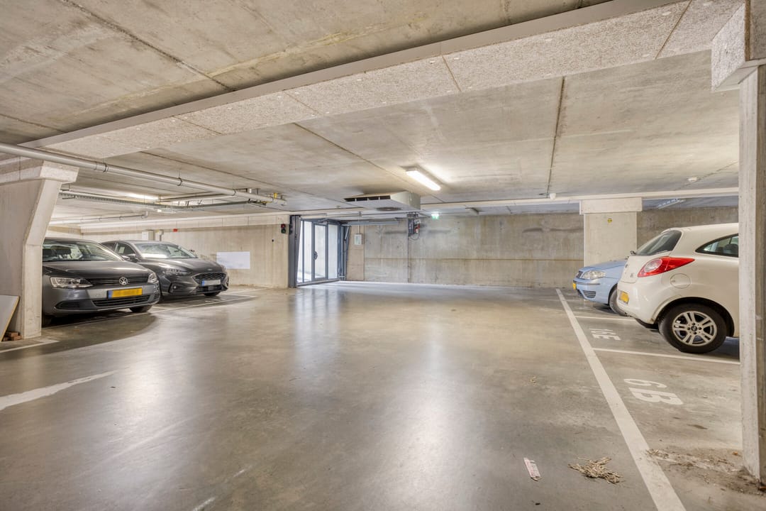 Photo 23 of Kamperfoeliestraat 12-B