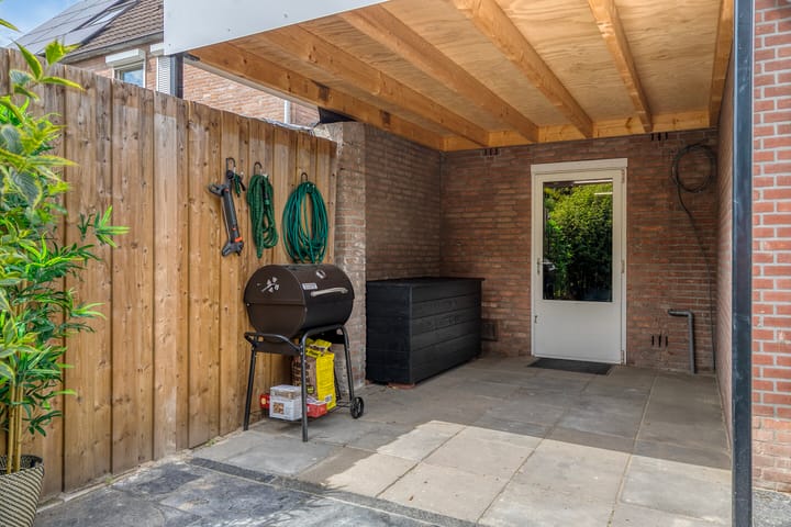 Foto 46 van den Brier 305