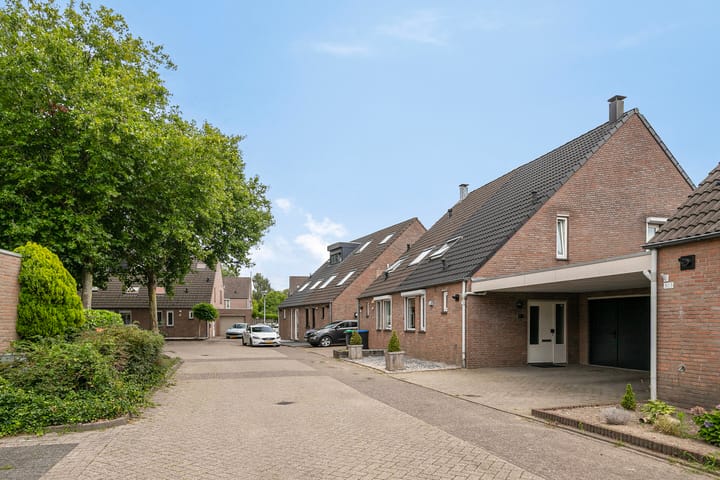 Foto 47 van den Brier 305