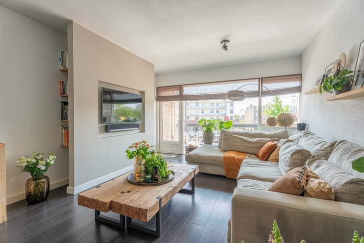 Photo 4 of Oegstgeesterweg 64