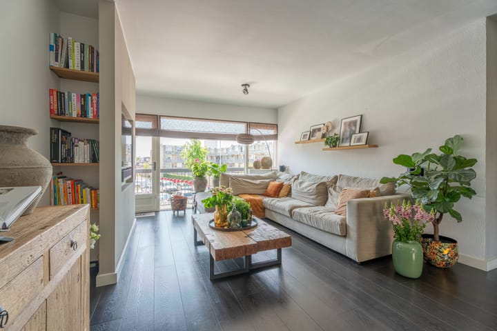 Photo 3 of Oegstgeesterweg 64