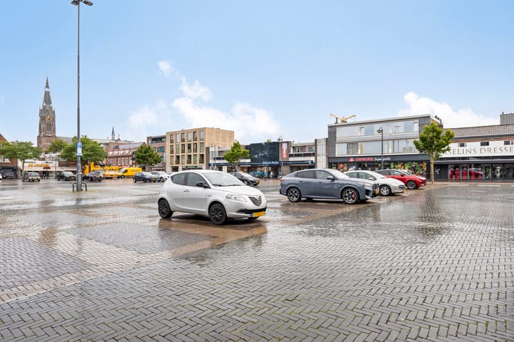 Photo 39 of Woenselse Markt 43