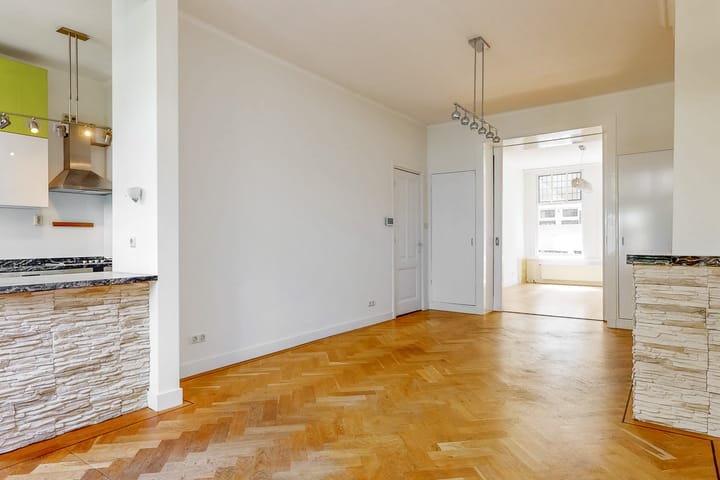 Photo 2 of Van Slingelandtstraat 124