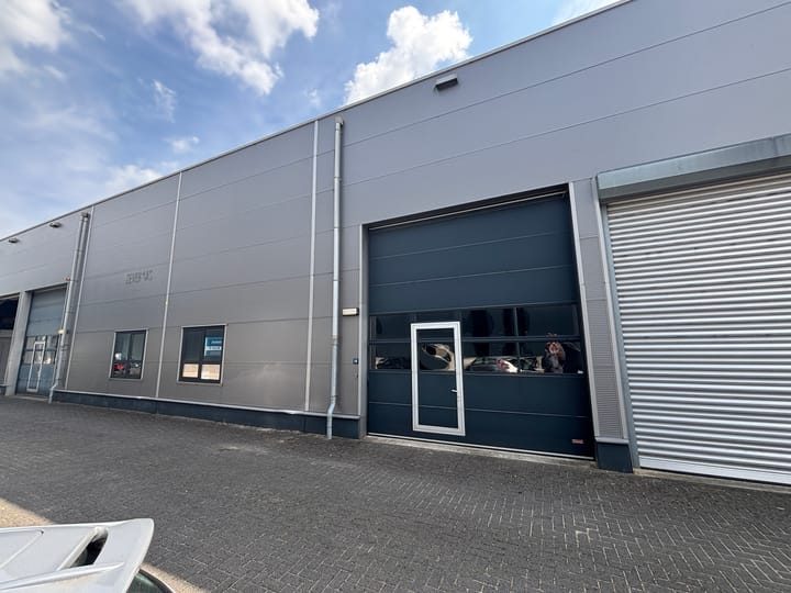 Exa 14, Zevenaar