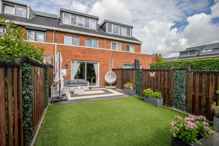 Foto 1 van René Magrittestraat 14