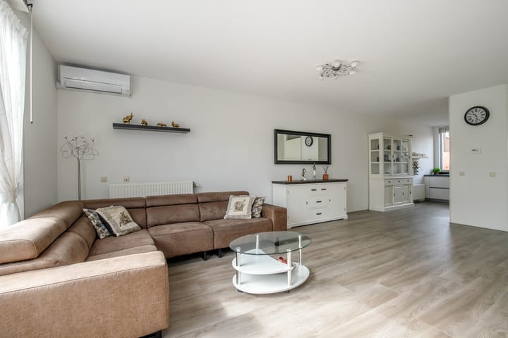 Foto 8 van René Magrittestraat 14