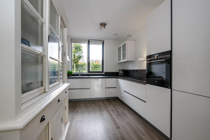 Foto 12 van René Magrittestraat 14