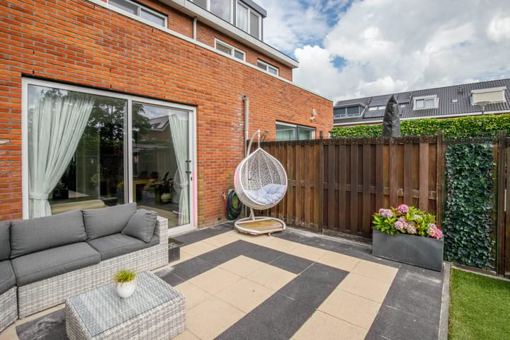 Foto 29 van René Magrittestraat 14