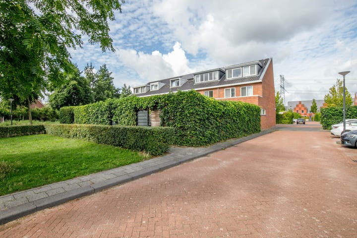 Foto 31 van René Magrittestraat 14