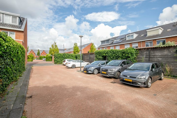 Foto 32 van René Magrittestraat 14