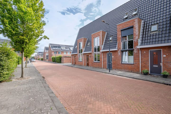 Foto 34 van René Magrittestraat 14