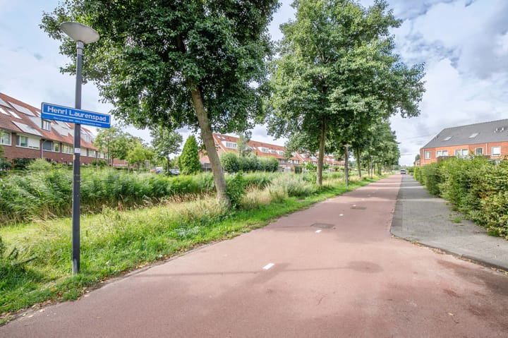 Foto 37 van René Magrittestraat 14