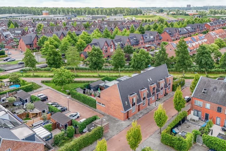 Foto 40 van René Magrittestraat 14