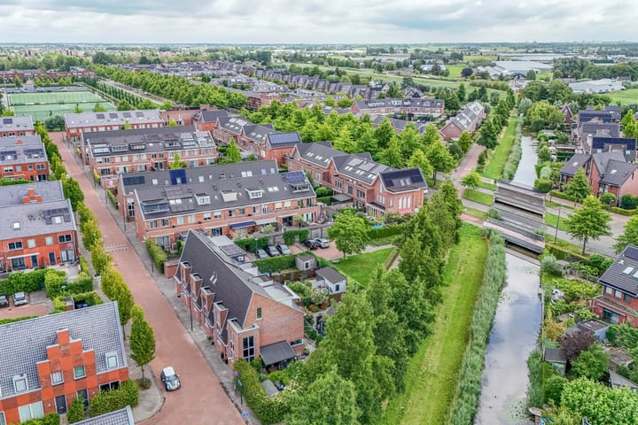 Foto 41 van René Magrittestraat 14