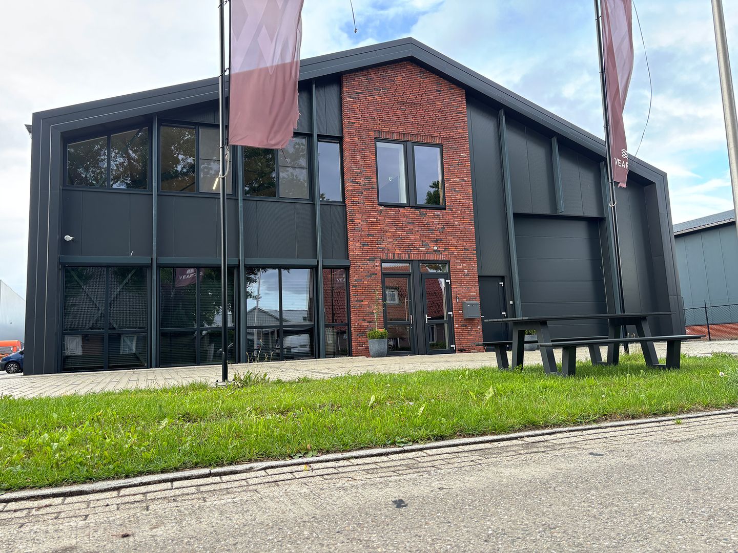 View photo 2 of Lutkeberg 34