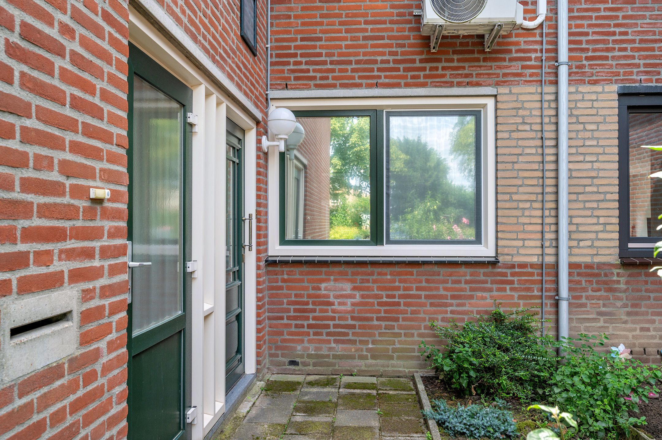 Photo 42 of Spinetstraat 41