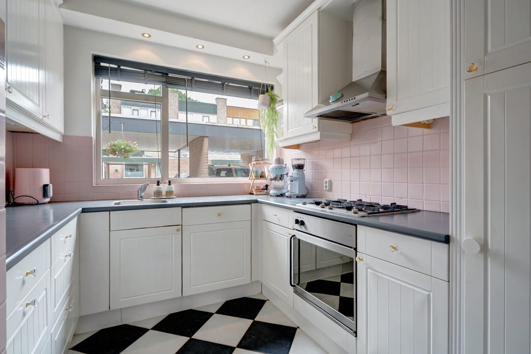 Photo 16 of Isenburgstraat 26