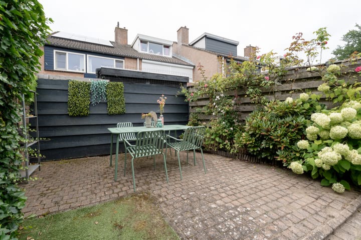 Photo 33 of Isenburgstraat 26